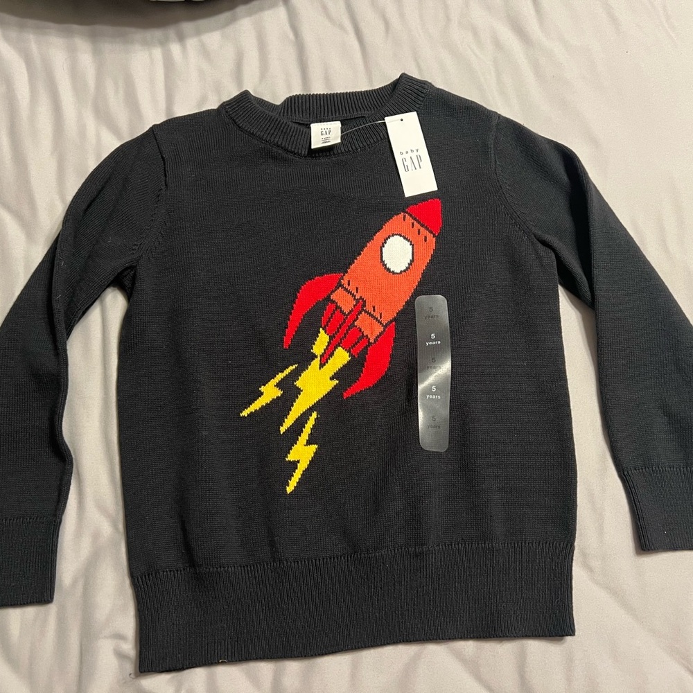 GAP Kids Black Sweater with Rocket Design boys 5 - Picture 1 of 6